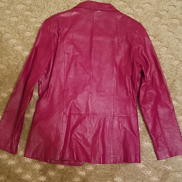 Red leather jacket with sleeveless turtleneck - Picture 5 of 7